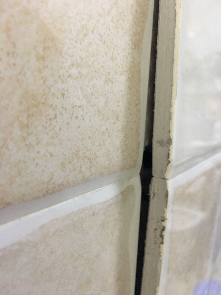 墙砖空鼓自己修补视频(墙面瓷砖空鼓修补施工方案)