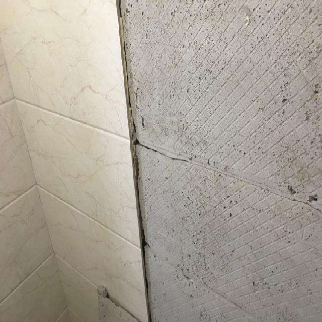 墙砖脱落最简单的修补方法视频教程下载(墙砖脱落最简单的修补方法视频教程下载安装)