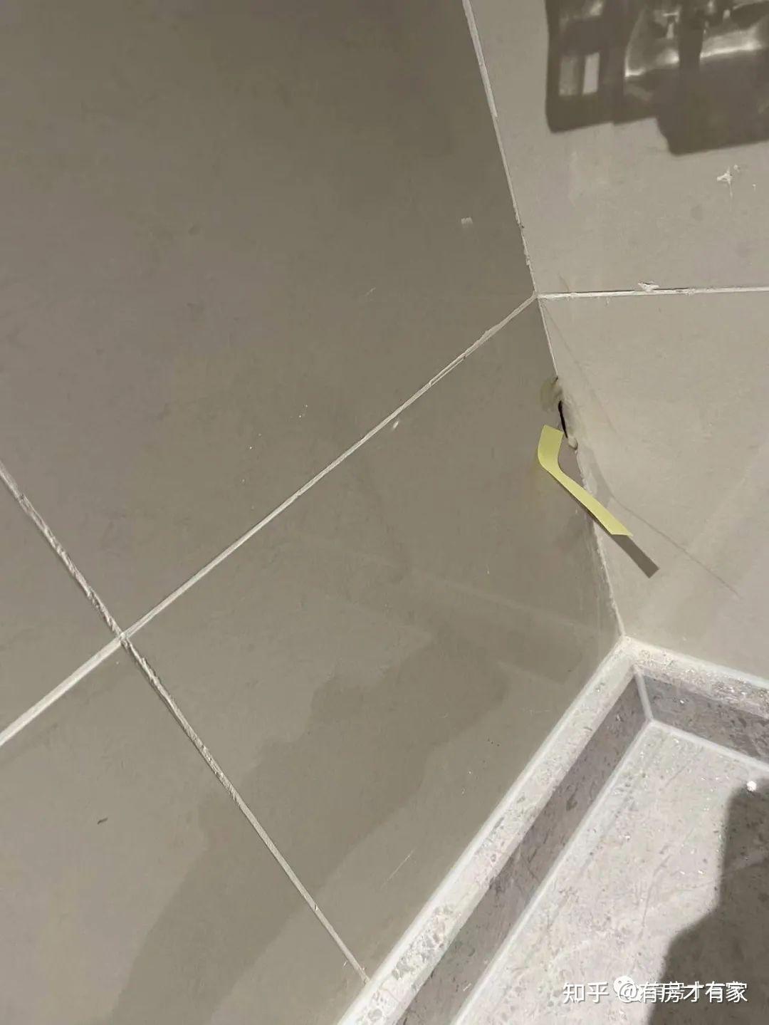 瓷砖空鼓打胶后瓷砖裂了怎么办呢(瓷砖空鼓打胶后瓷砖裂了怎么办呢图片)